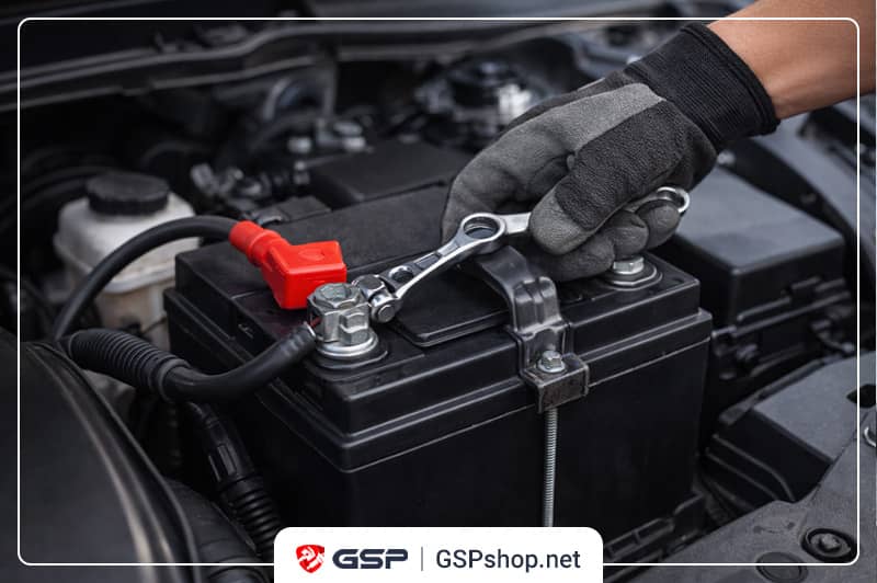 علائم خرابی باتری آزرا